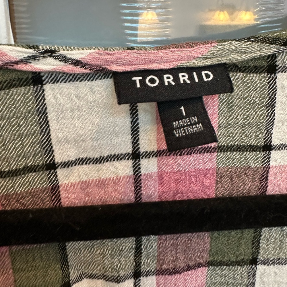 Torrid Plaid Babydoll Crinkle Flannel Gauze Button Up Short Sleeve Plus Size 1X - Picture 9 of 12